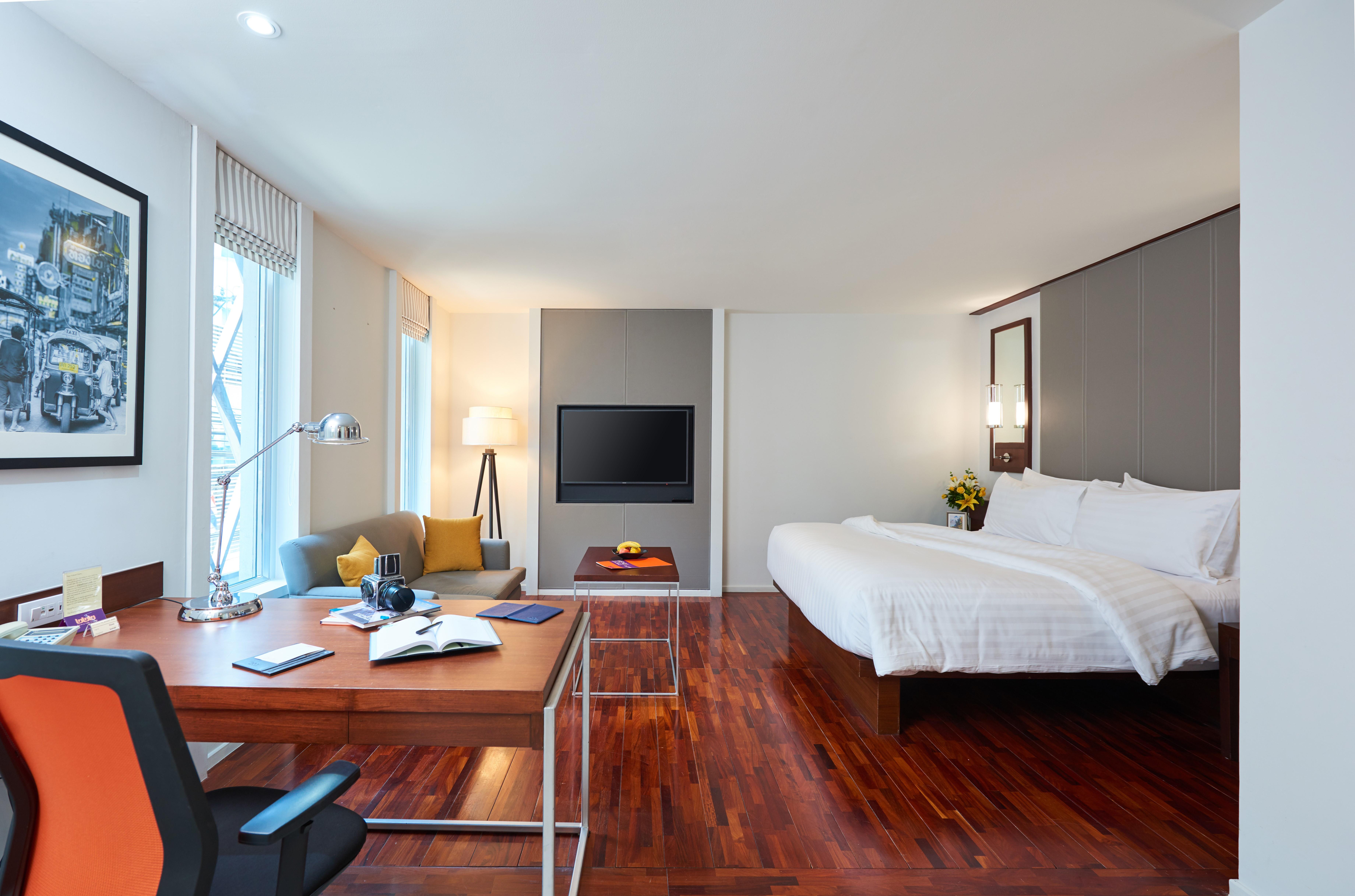 Triple Two Silom Hotel Bangkok Luaran gambar