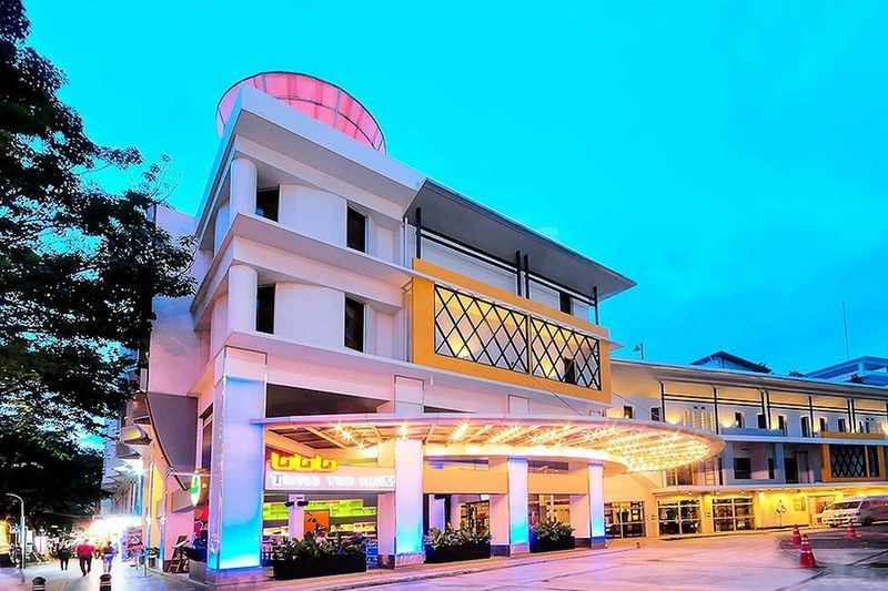 Triple Two Silom Hotel Bangkok Luaran gambar