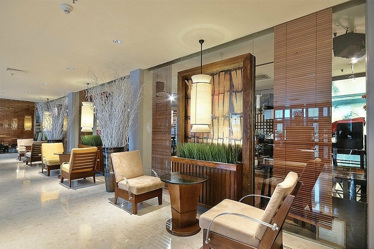 Triple Two Silom Hotel Bangkok Luaran gambar